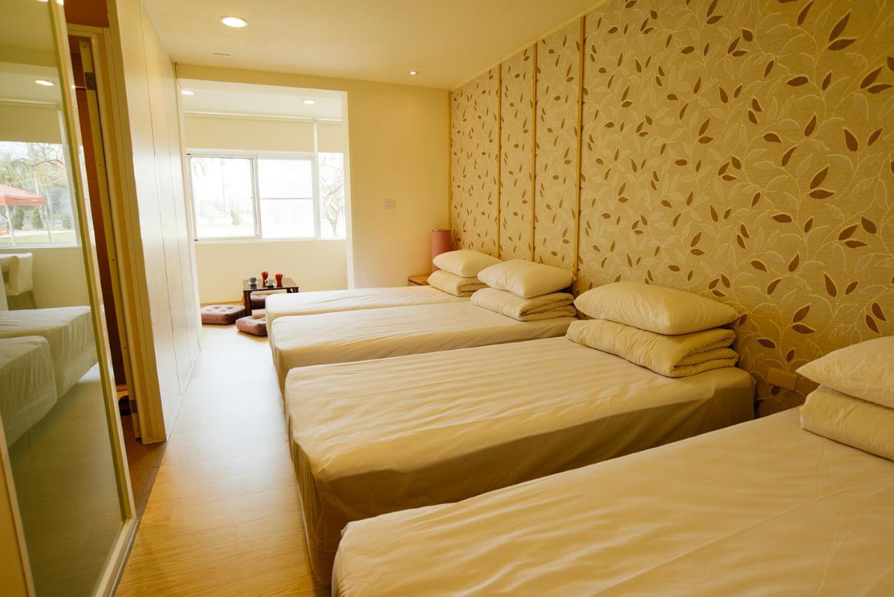 Chengching Lakefront Resort Kaohsiung Extérieur photo